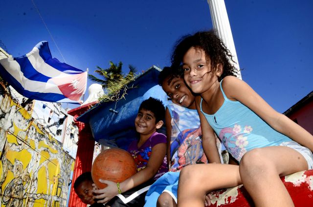 Niños en el callejon